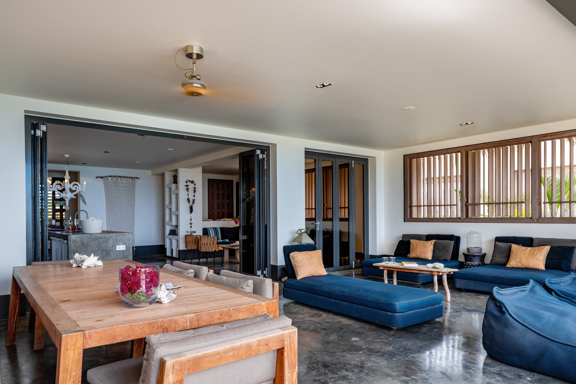 Spectacular Four Bedroom Bonaire Oceanfront Villa