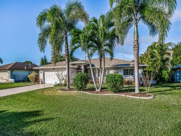 Cape Coral Vacation Home with Three Bedrooms & Private Pool