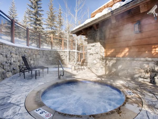 Chic Ski in Ski out Lodge in Beaver Creek with Great Views