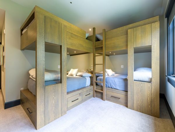 Chic Ski in Ski out Lodge in Beaver Creek with Great Views