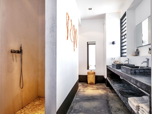Walk to Beach Four Bedroom Bonaire Vacation Villa