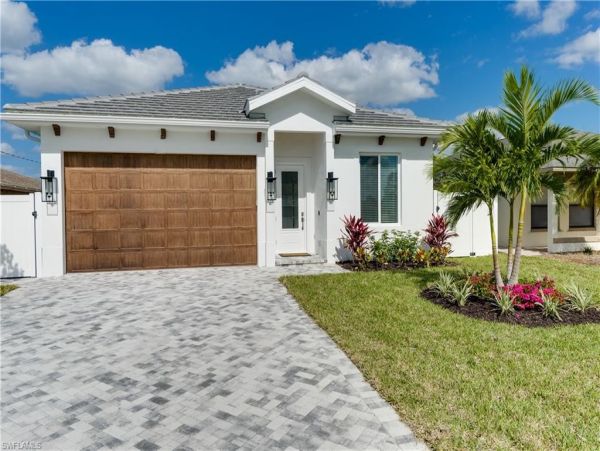 Executive Class Home in Naples Sleeps 10 1.2 Miles to Beach