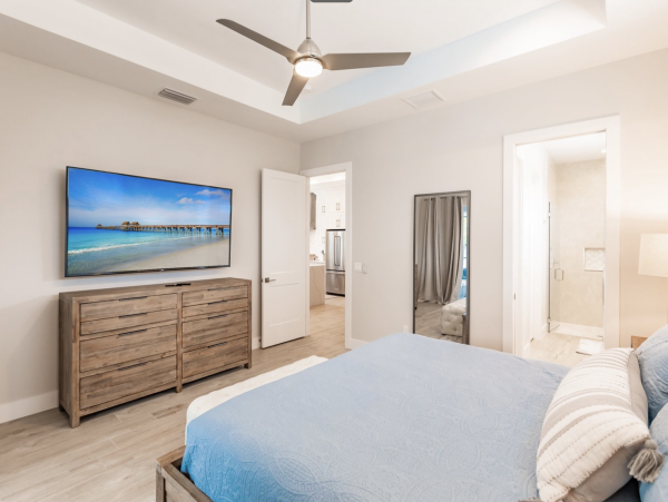 Executive Class Home in Naples Sleeps 10 1.2 Miles to Beach