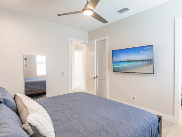 Executive Class Home in Naples Sleeps 10 1.2 Miles to Beach