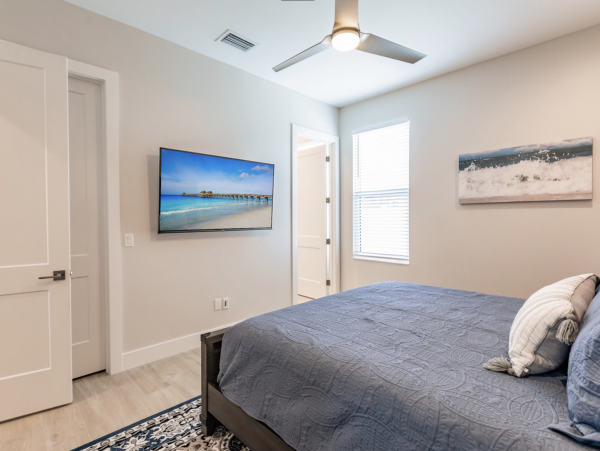 Executive Class Home in Naples Sleeps 10 1.2 Miles to Beach