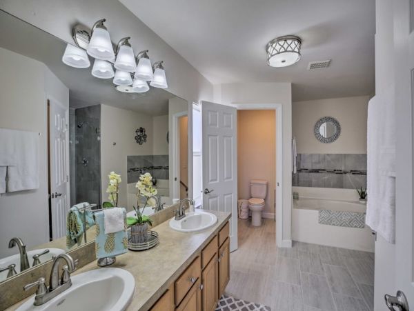 Canal Front Charming 4 Bedroom Home with Screened Patio