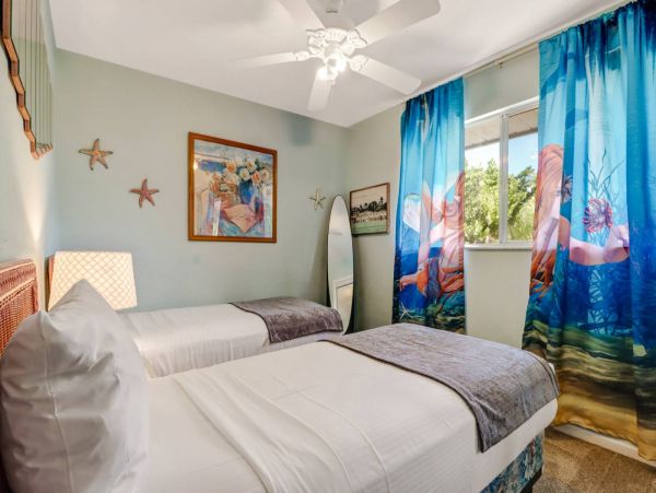 Three Bedroom Bonita Springs Bay Front Vacation Duplex
