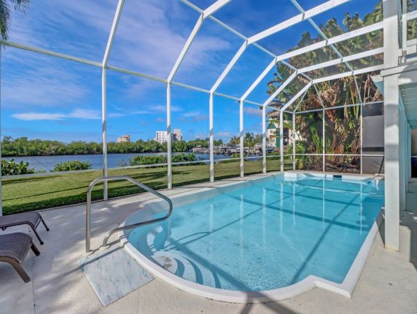 Three Bedroom Bonita Springs Bay Front Vacation Duplex