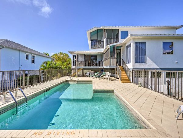 Charming Vacation Home in Marco Island with Boat Dock