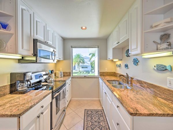 Charming Vacation Home in Marco Island with Boat Dock