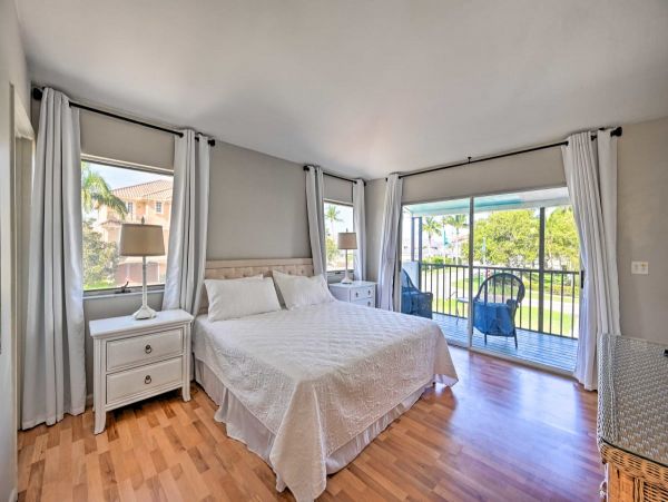 Charming Vacation Home in Marco Island with Boat Dock