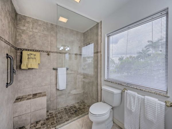 Marco Island Vacation Condo Three Bedrooms with Pool