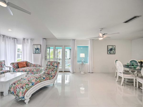 Marco Island Vacation Condo Three Bedrooms with Pool