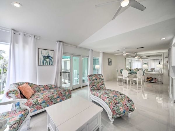Marco Island Vacation Condo Three Bedrooms with Pool