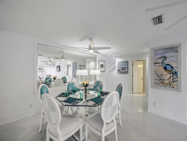 Marco Island Vacation Condo Three Bedrooms with Pool