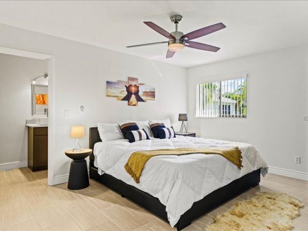 Cape Coral Three Bedroom Vacation Home with Canal View