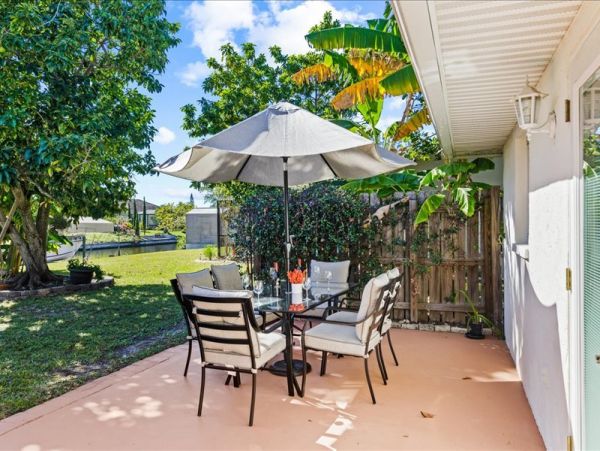 Cape Coral Three Bedroom Vacation Home with Canal View