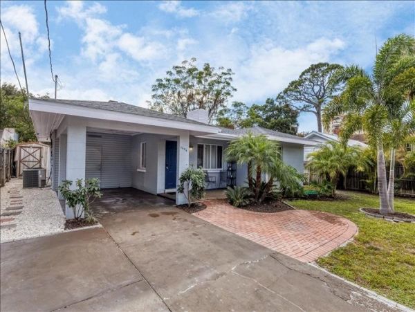 Beautiful Sarasota Vacation Home Three Bedrooms Sleeps 6