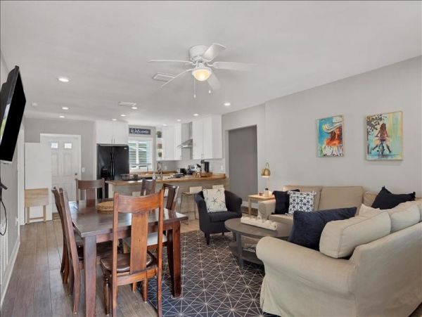 Beautiful Sarasota Vacation Home Three Bedrooms Sleeps 6