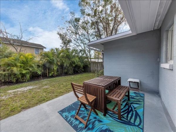 Beautiful Sarasota Vacation Home Three Bedrooms Sleeps 6