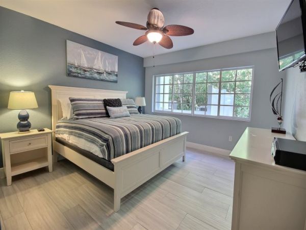 4 Bedroom Upscale Townhome with Spa & Waterfall in Key Largo