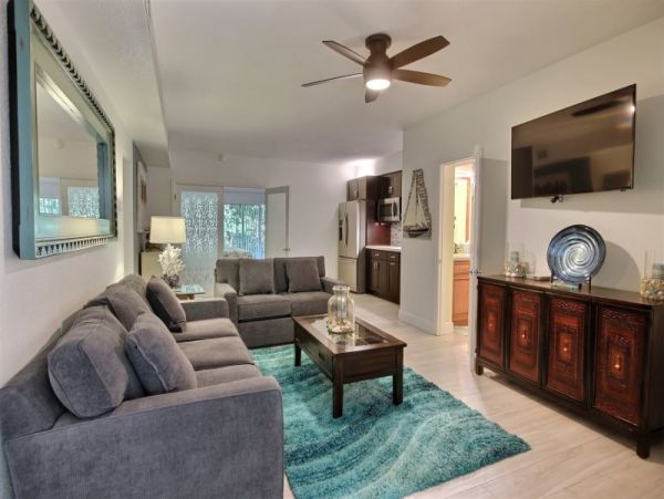 4 Bedroom Upscale Townhome with Spa & Waterfall in Key Largo