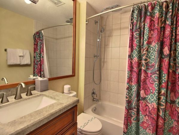 4 Bedroom Upscale Townhome with Spa & Waterfall in Key Largo