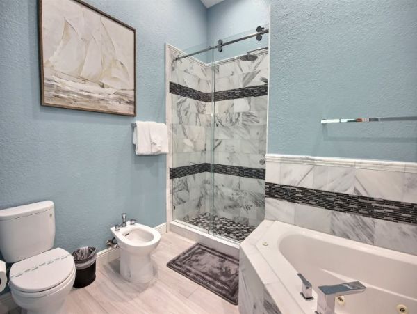 4 Bedroom Upscale Townhome with Spa & Waterfall in Key Largo
