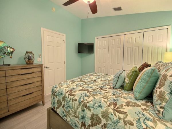 4 Bedroom Upscale Townhome with Spa & Waterfall in Key Largo