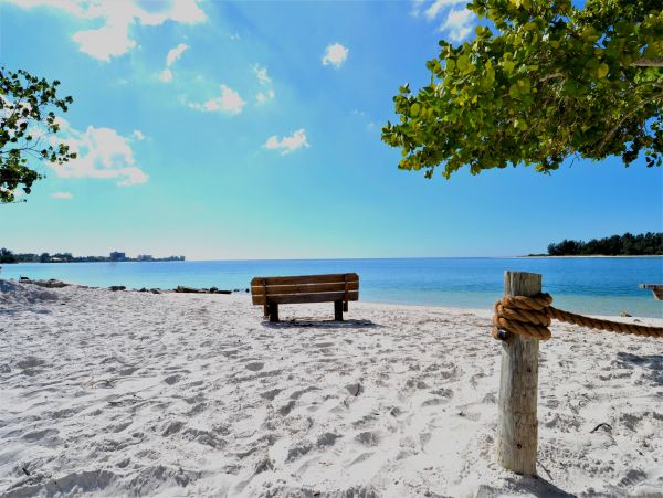 Walk to Beach Three Bedroom Vacation Home in Siesta Key