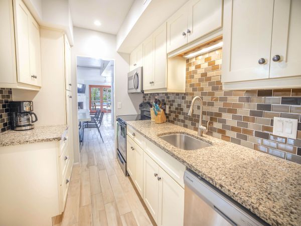 Walk to Beach Three Bedroom Vacation Home in Siesta Key