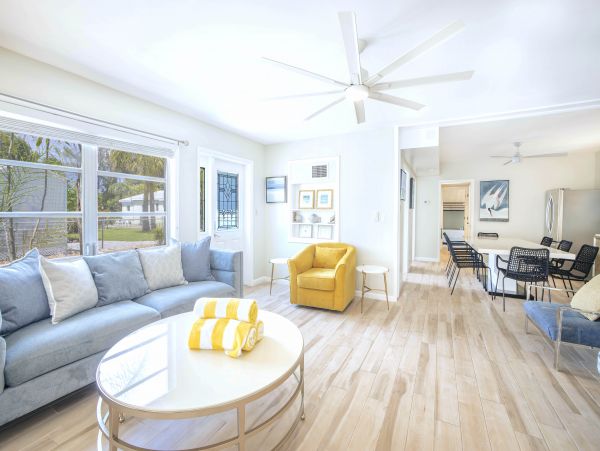 Walk to Beach Three Bedroom Vacation Home in Siesta Key