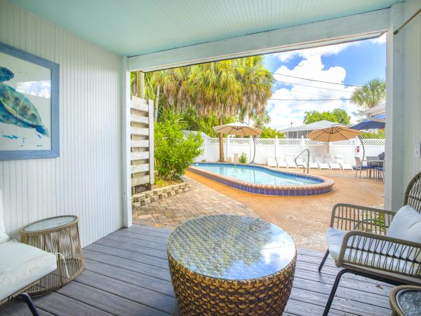 Walk to Beach Three Bedroom Vacation Home in Siesta Key