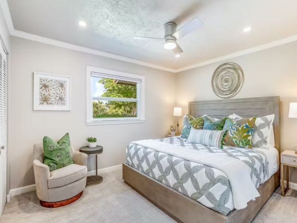 Marco Island Four Bedrooms Canal Front with Pool