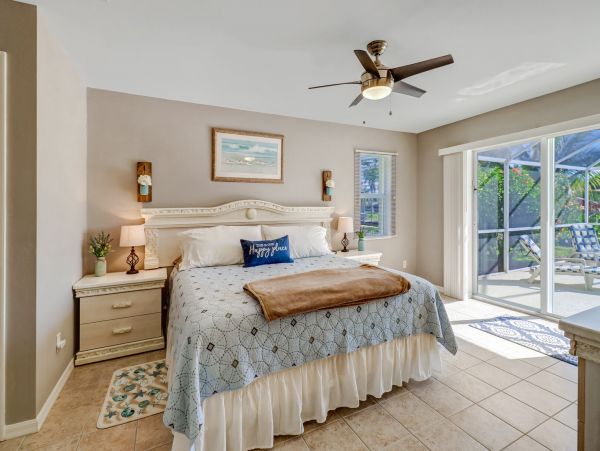 The Perfect Getaway 3 Bedroom Pool Home in SE Cape Coral