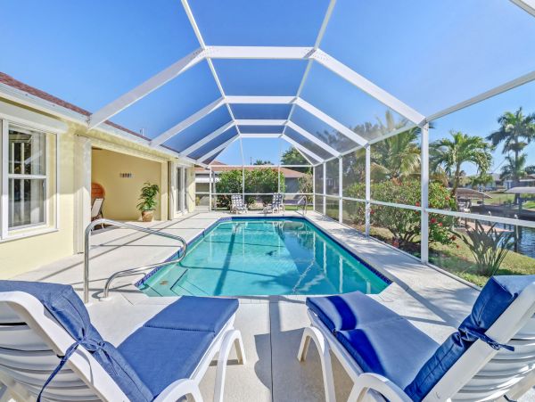 The Perfect Getaway 3 Bedroom Pool Home in SE Cape Coral