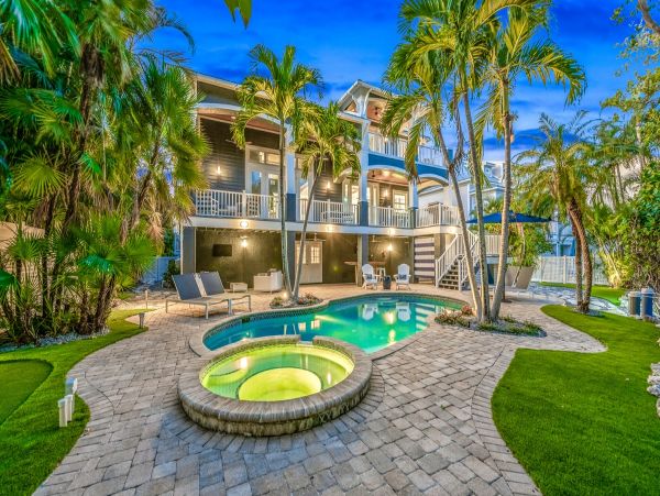 Luxury Anna Maria 4 Bedroom Home with Private Pool & Spa
