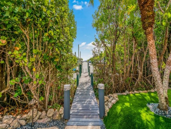 Luxury Anna Maria 4 Bedroom Home with Private Pool & Spa