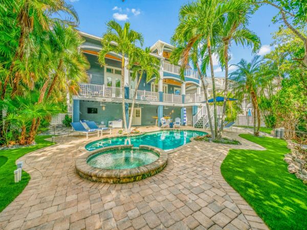 Luxury Anna Maria 4 Bedroom Home with Private Pool & Spa