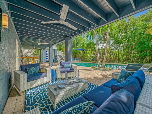 Luxury Anna Maria 4 Bedroom Home with Private Pool & Spa