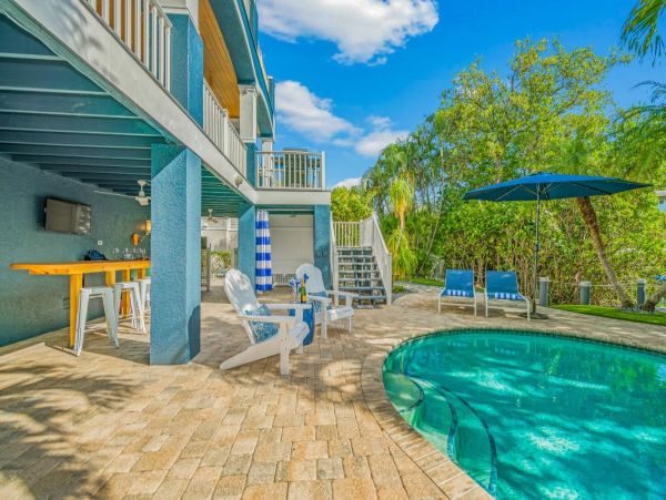 Luxury Anna Maria 4 Bedroom Home with Private Pool & Spa