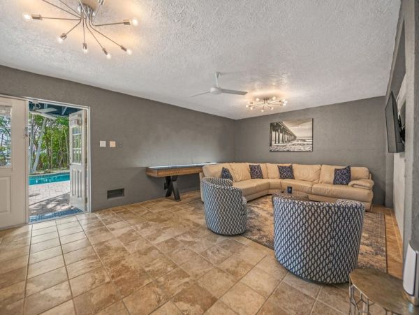 Luxury Anna Maria 4 Bedroom Home with Private Pool & Spa