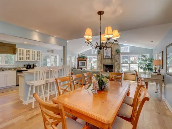 Hilton Head Home with Private Pool & Outdoor Bar/Kitchen