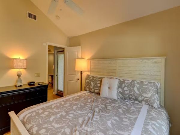 Hilton Head Home with Private Pool & Outdoor Bar/Kitchen