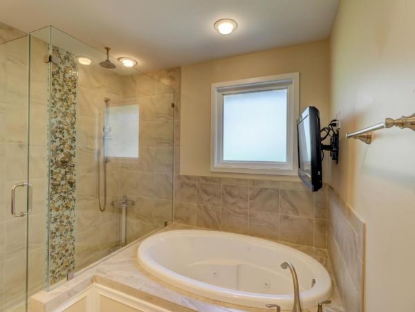 Hilton Head Home with Private Pool & Outdoor Bar/Kitchen
