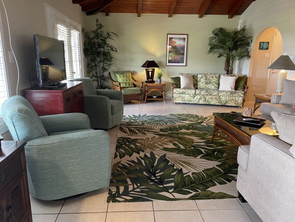 Kaanpali 2 Bedroom Rental Condo Beach Across the Street
