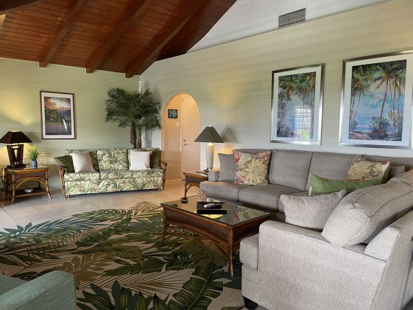 Kaanpali 2 Bedroom Rental Condo Beach Across the Street