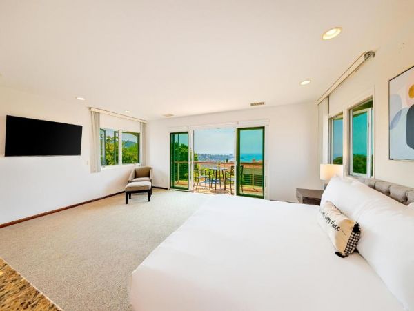 Luxury La Jolla Vacation Home Five Bedrooms & Private Pool