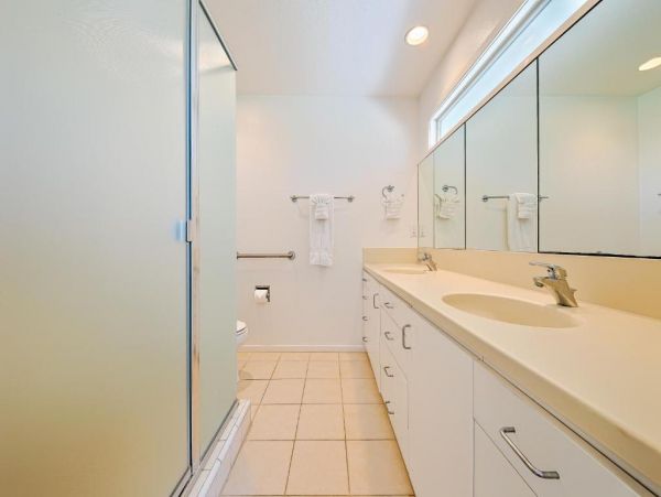 Luxury La Jolla Vacation Home Five Bedrooms & Private Pool
