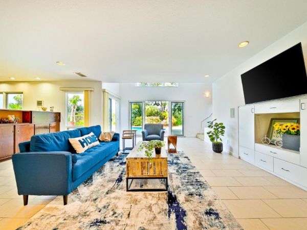 Luxury La Jolla Vacation Home Five Bedrooms & Private Pool
